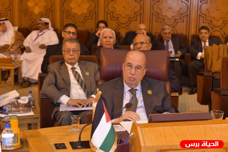 الزعنون: شعبنا وقيادته قادرون على حماية الحقوق وإسقاط الصفقة والورشة
